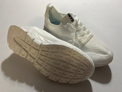 INYO Women's White Lightweight Sneakers - Size 10.5